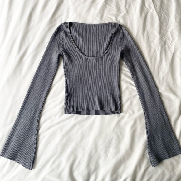 Never worn! H&M Grey rib-knit bell sleeve top — size s - Picture 3 of 4